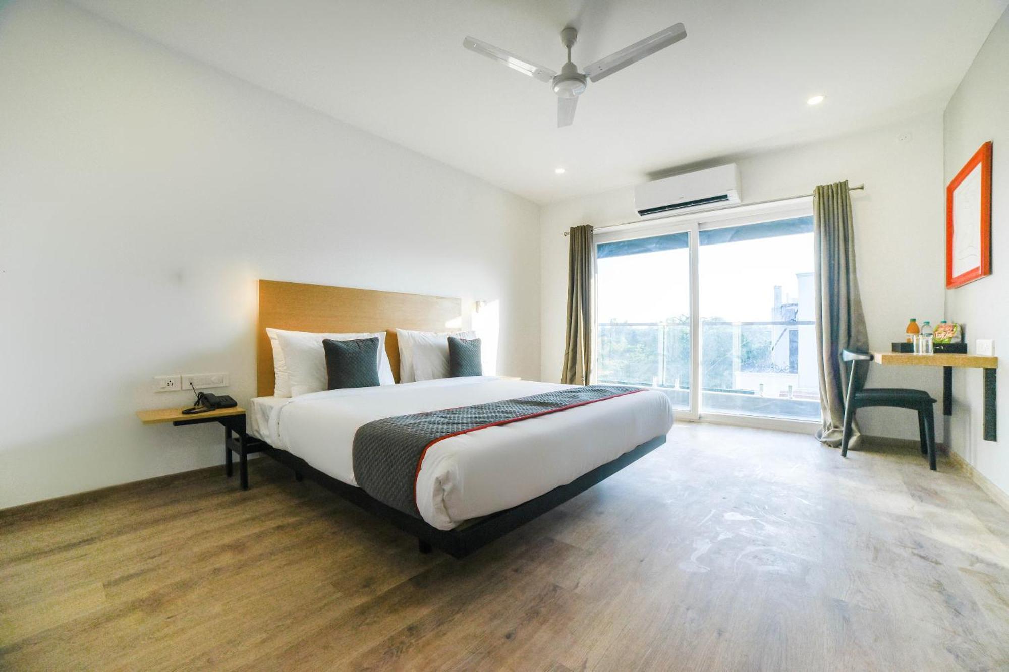 Townhouse 211 Laguna Ecr Near Juhu Beach Chennai Exterior photo